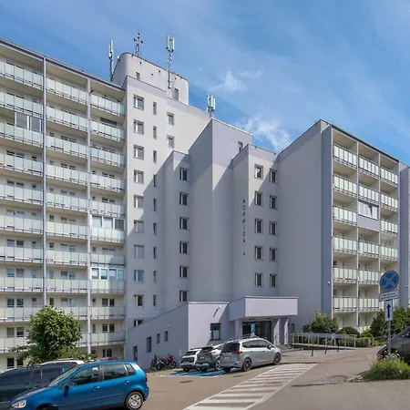 Norwida Studio With Balcony Overlooking The Sea By Renters